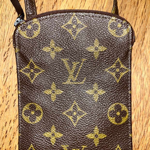 Louis Vuitton Pochette Secret Passport Holder - Picture 2 of 7